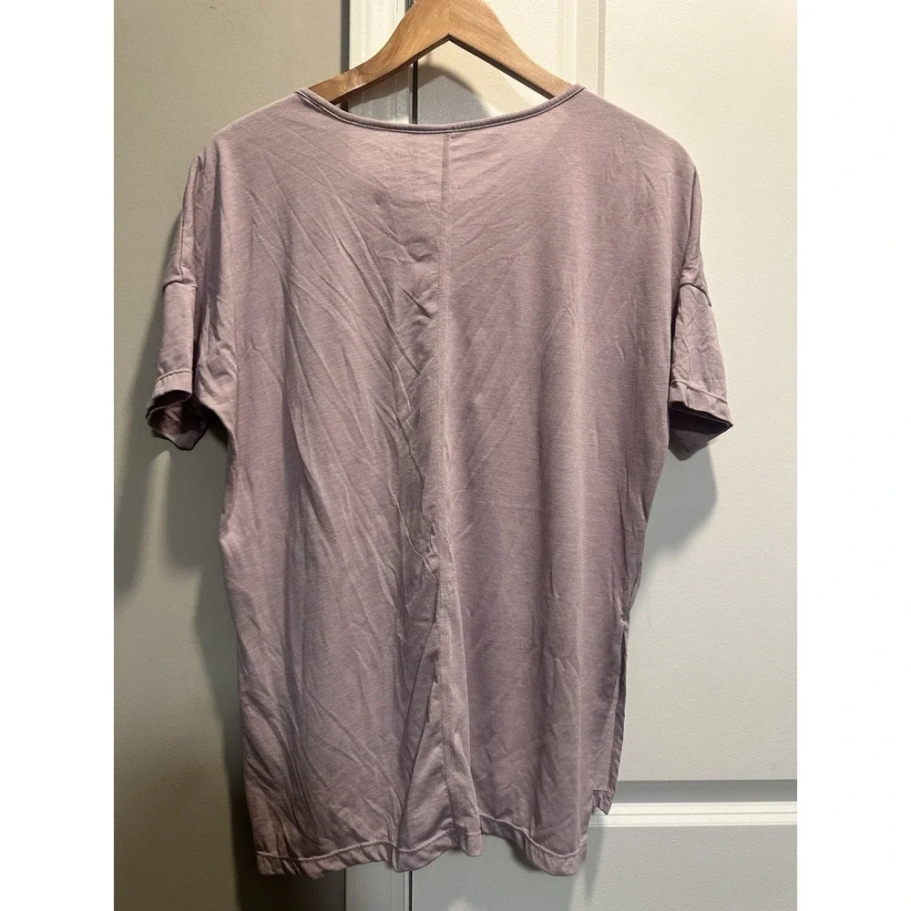 Nike‎ Yoga Light Purple Tee Medium